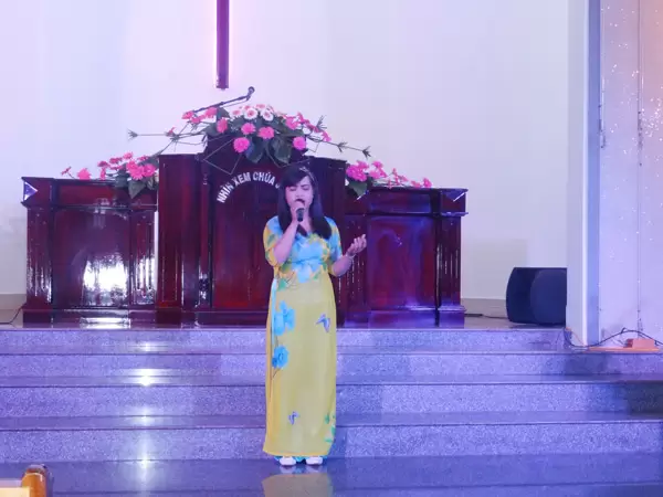 Các tiết mục tôn vinh Chúa.