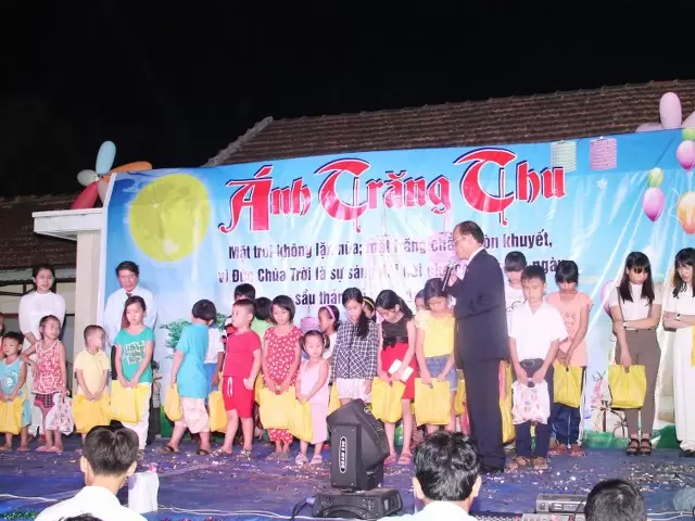 Cầu nguyện cho 03 thân hữu tiếp nhận Chúa.