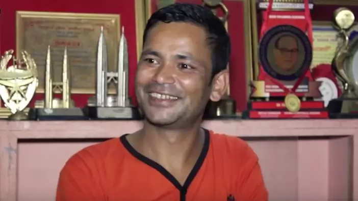"Justin Bieber Nepal" Và Chuyến Bay Thay Đổi Cuộc Đời