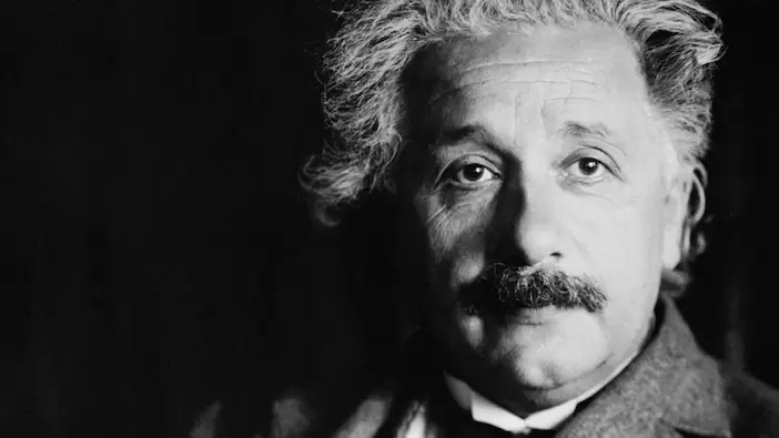Đức Tin Của Thiên Tài Albert Einstein Vẫn Còn Là Một Dấu Hỏi