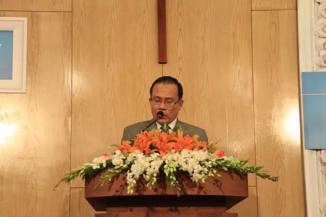 Mục sư Nguyễn An Thái - Giám thị VTKTH tuyên đọc Lời Chúa.