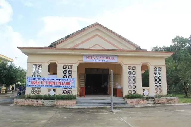 Hội trường Nhà Văn hóa xã Tam Đại, nơi đoàn làm việc vào buổi chiều.