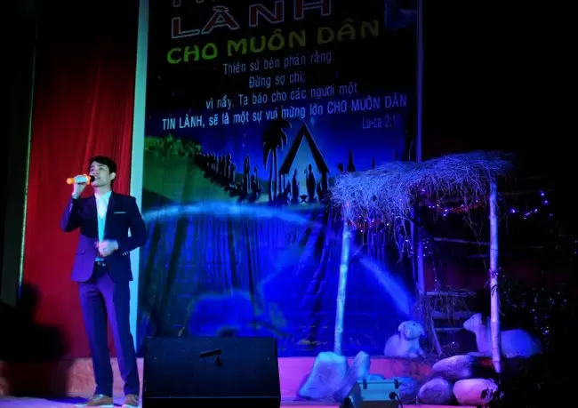 Tôn vinh Chúa.