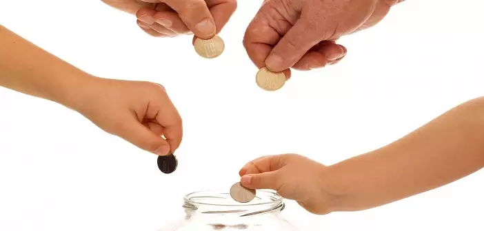 Ngày 03 - Những Sự Quyên Góp Để Cứu Giúp