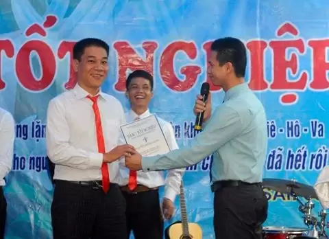 Ánh Sáng Nơi Cuối Con Đường
