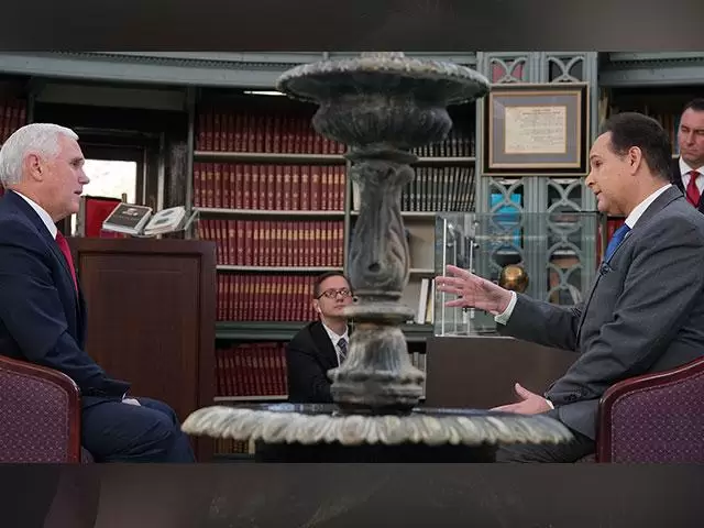 Pence Tán Dương “Vai Trò Của Đức Tin Trong Cuộc Sống Của Quốc Gia Này” Và Đó Là Lý Do Tại Sao Trump Giữ Những Người Cầu Nguyện Trong Văn Phòng Bầu Dục