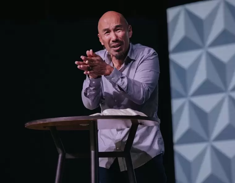Francis Chan Đến Châu Á Truyền Giảng: ‘Tôi Không Muốn Bị Gọi Là Kẻ Hèn Nhát’