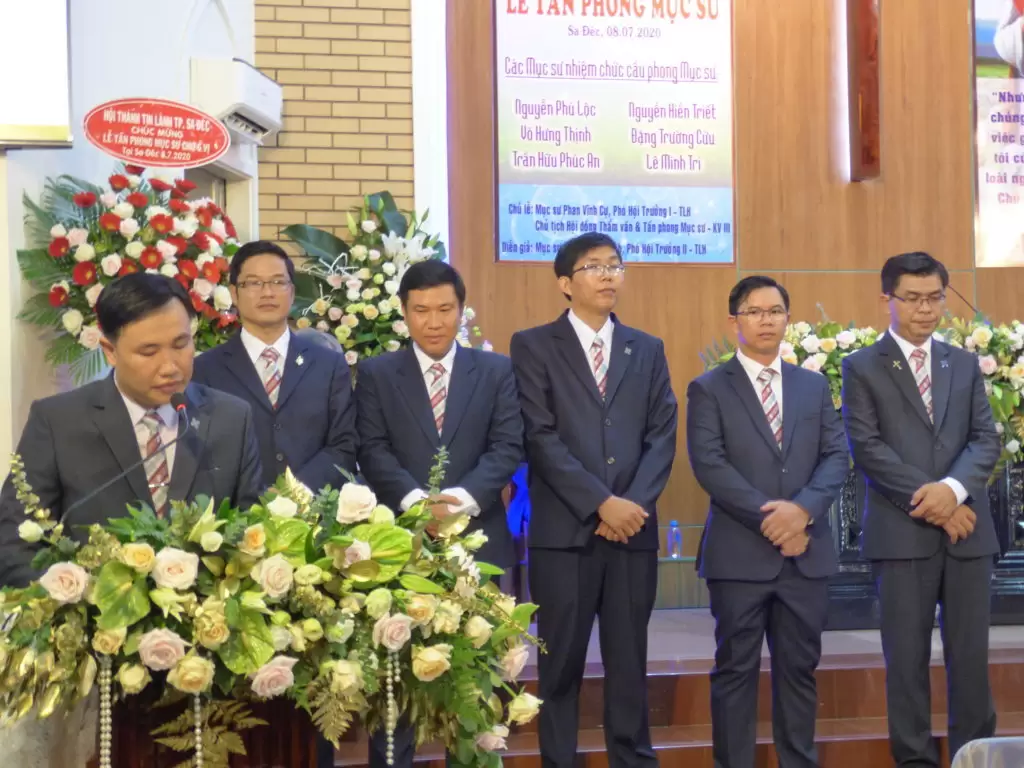 Lễ Tấn Phong Mục Sư Cho 06 Mục Sư Nhiệm Chức Tại Hội Thánh Tin Lành Sa Đéc - Đồng Tháp