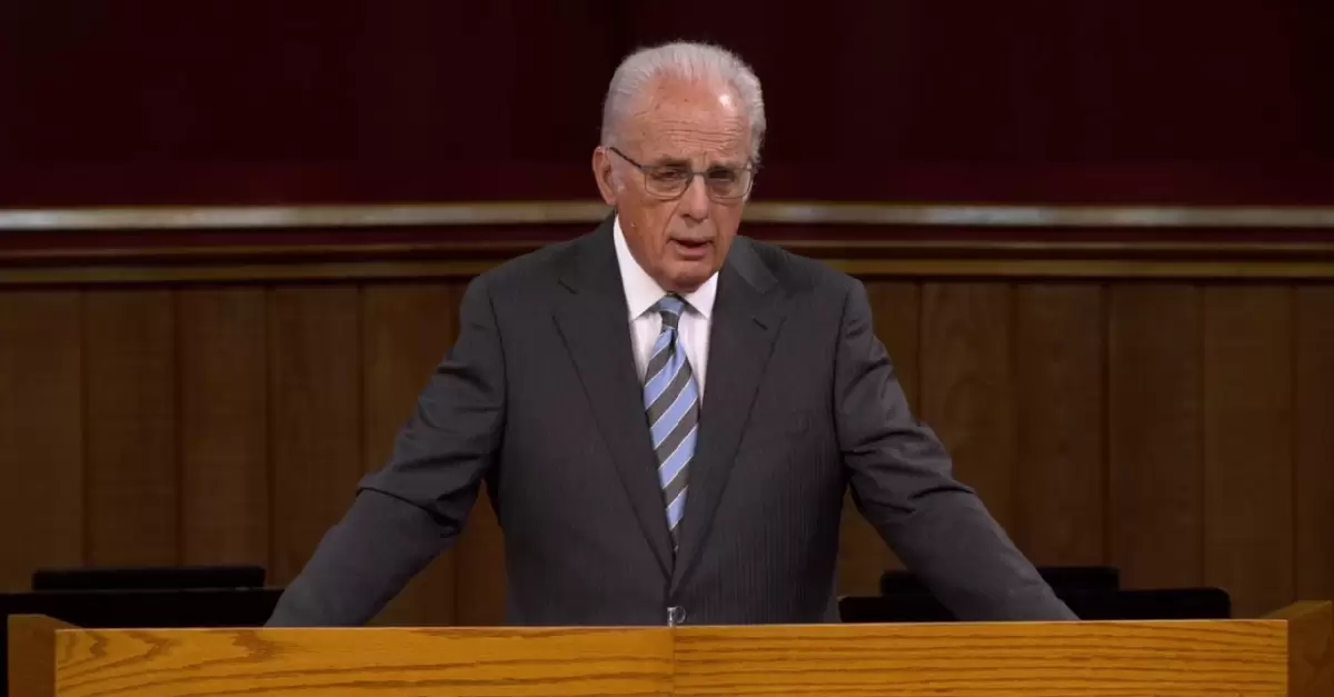 Mục-sư John MacArthur Nói Rằng Ông Sẽ Bắt Đầu 'Chức Vụ Trong Nhà Tù' Nếu Bị Bắt Vì Thờ Phượng Trong Hội Thánh
