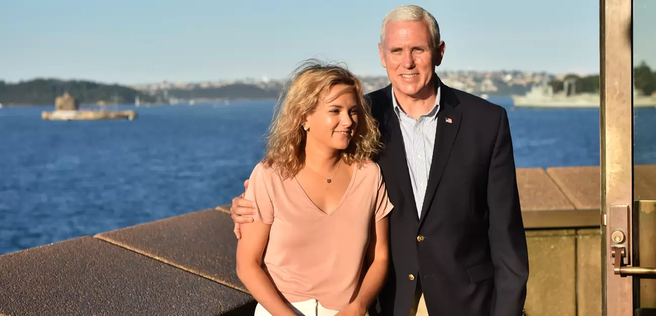 'Chúa Luôn Dõi Theo Tôi': Charlotte Pence Chia Sẻ Hành Trình Đức Tin Trong Một Chương Trình Phát Thanh Mới