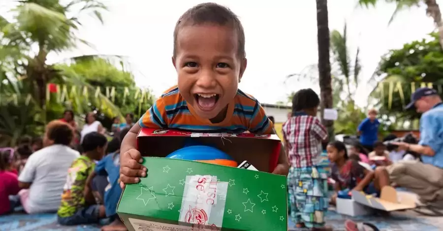 ‘Thêm Nhiều Em Nhỏ Đã Nghe Nói Về Chúa Giê-xu Qua Những Chiếc Hộp Giày’: Chương Trình Tặng Quà Giáng Sinh Cho Trẻ Em Của Edward Graham Lauds