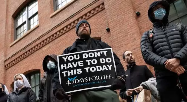 “Cầu Nguyện Không Bao Giờ Là Vô Ích”: 40 Days For Life Đã Cứu Sống 189 Đứa Trẻ Trong Một Chiến Dịch Chống Lại Nạn Phá Thai Trên Toàn Thế Giới