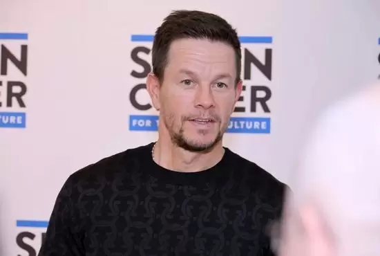 Nam Diễn Viên Mark Wahlberg Nói Rằng Anh Không Thể Bắt Đầu Một Ngày Mà Không Cầu Nguyện Và Đọc Kinh Thánh
