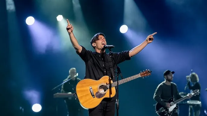 'Ngọn Lửa Thực Sự Trong Lòng Tôi': Phil Wickham Nói Về Sự Kêu Gọi Của Chúa