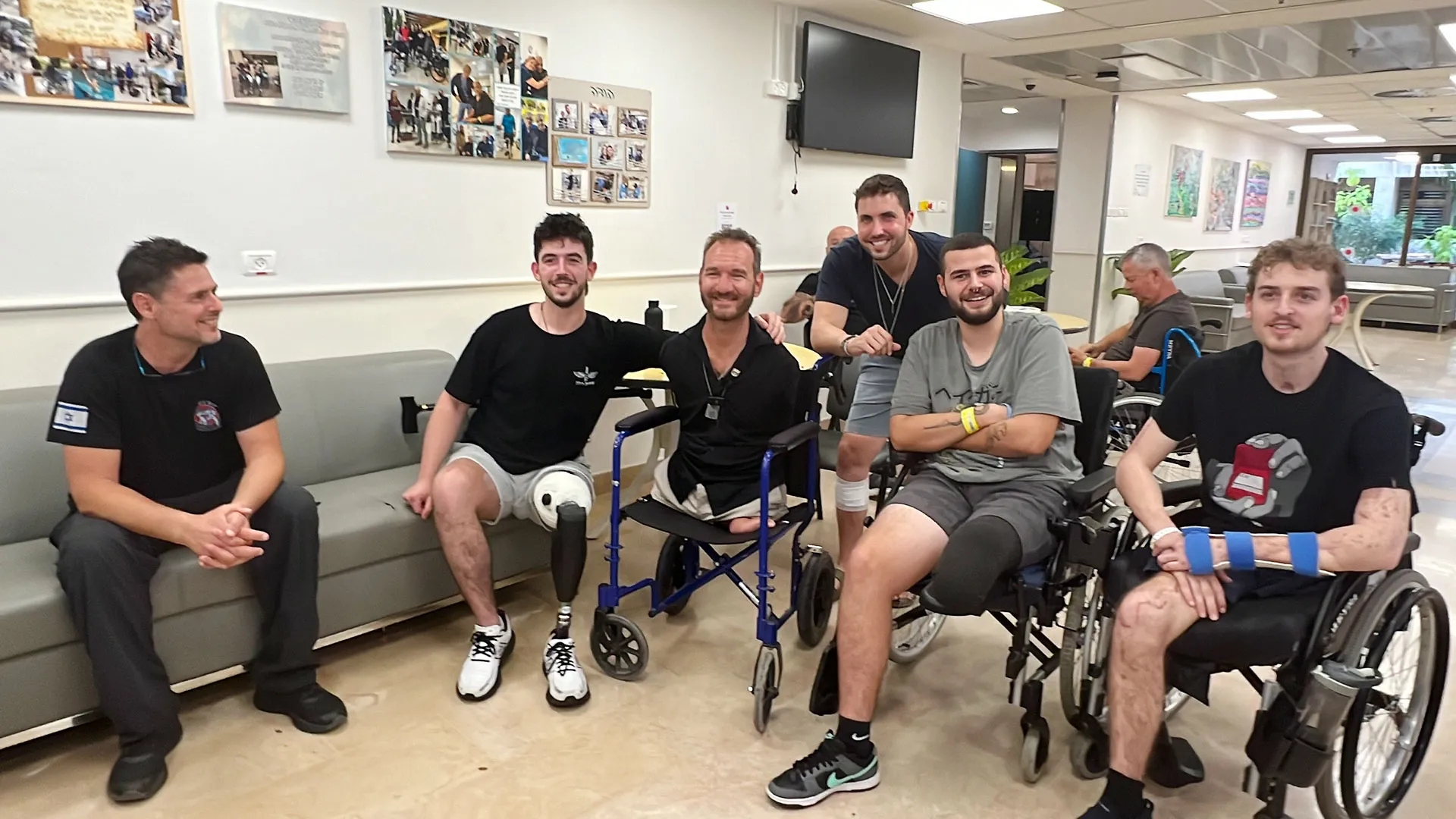 Nick Vujicic Đến Thăm Israel, Truyền Cảm Hứng Cho Những Người Lính Bị Thương