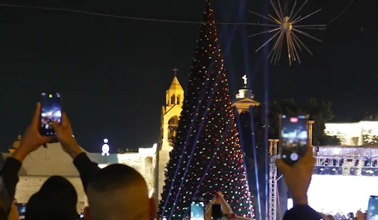 “Ánh Sáng Hy Vọng Cho Chúng Tôi”: Lần Đầu Tiên Bethlehem Và Jerusalem Rực Sáng Đèn Giáng Sinh Sau Hai Năm
