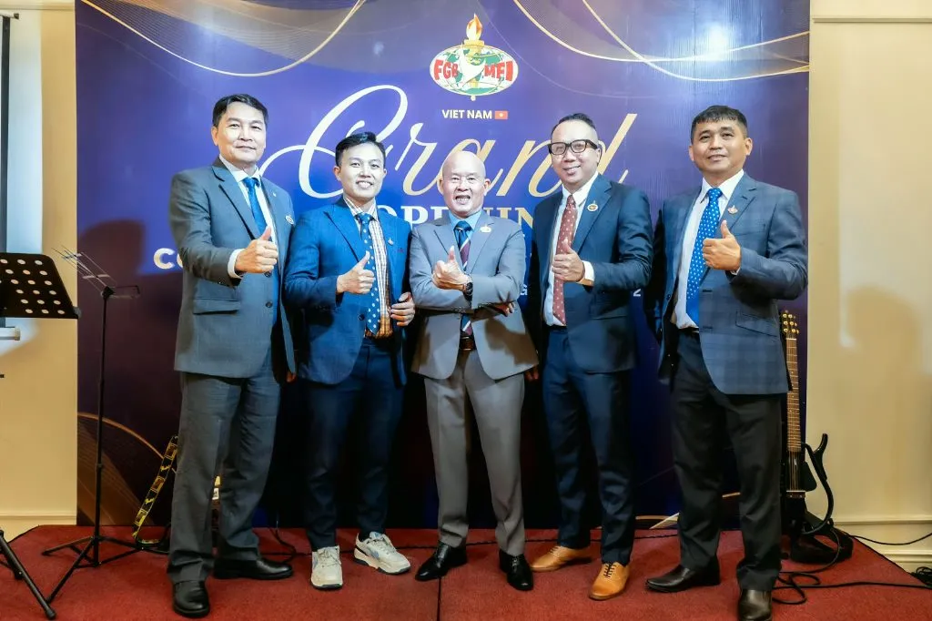 Hình ảnh ban lãnh đạo FGB Việt NamTừ Trái quaCố vấn: Vũ Anh Chiến
Ủy viên BĐH: Mai công Bằng
Chủ tịch: Vũ Xuân Quảng
Phó chủ tịch: Huỳnh Đức Hiệp
Tổng thư ký: Nguyễn Cẩm Lân